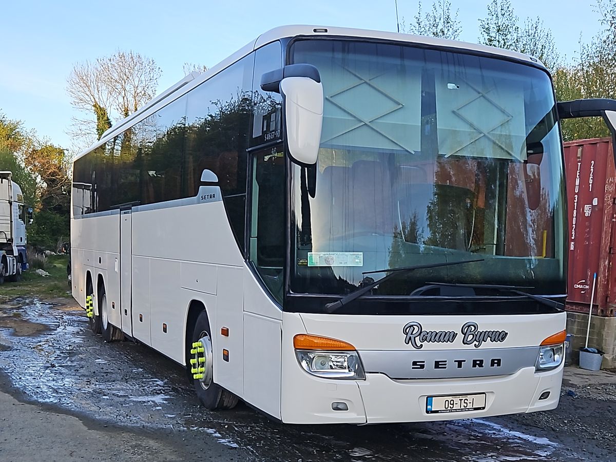 Full-size touring coach